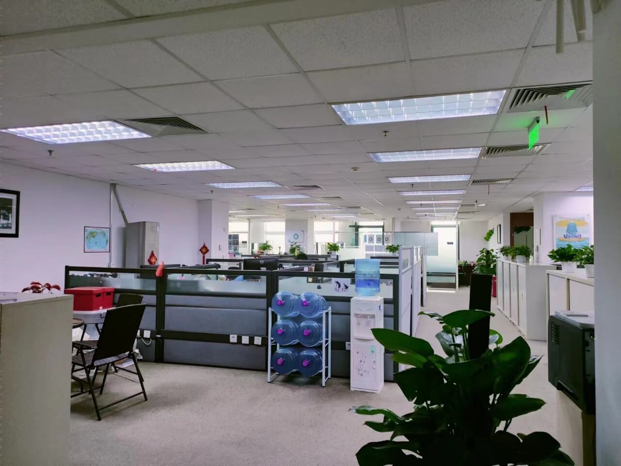 兆维工业园       4500 平米办公室   